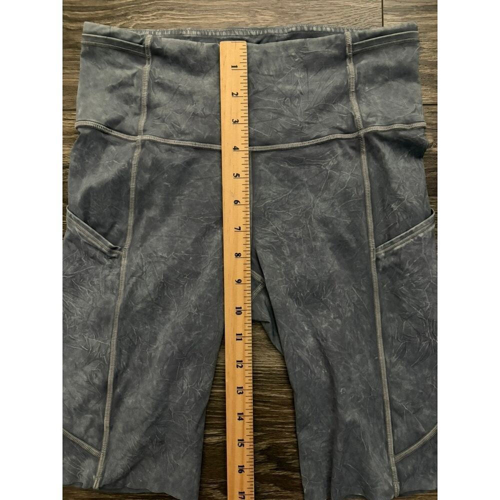 Lululemon Fast and Free biker Shorts *Ice Dye size 6 - Picture 3 of 7